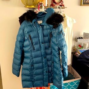 Laundry by Shelli Segal blue puffer jacket.